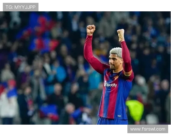 世体炮轰国家德比漏判:卡瓦哈尔冲人不冲球,阿劳霍点球被抹除 世体炮轰国家德比漏判:卡瓦哈尔冲人不冲球,阿劳霍点球被抹除